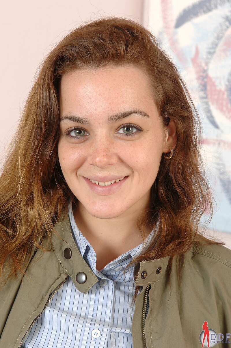 Дина, 18 лет, 2 размер груди
